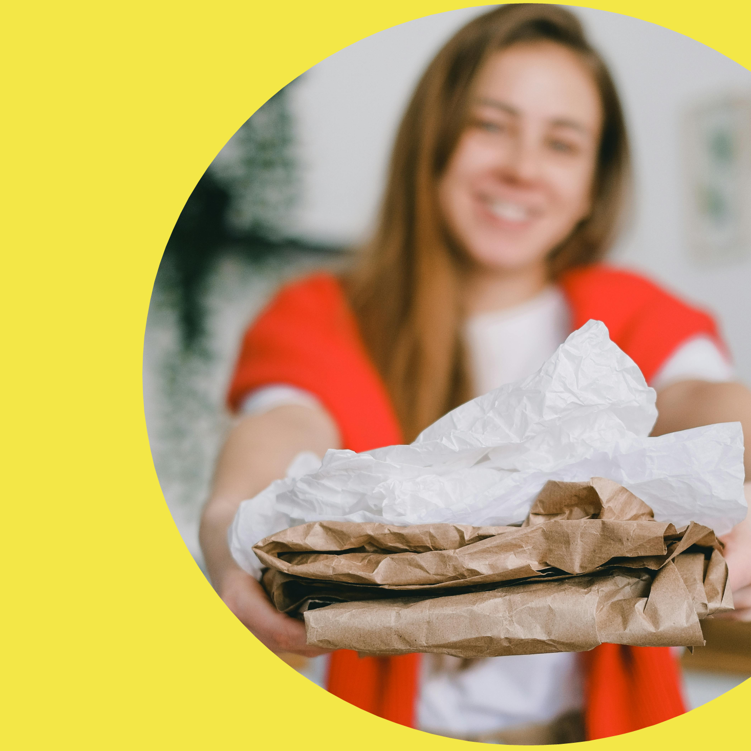 creatividad semicircular de color amarillo en la que destaca una imagen relacionada con el Premio Energía Ciudadana y Cooperativismo