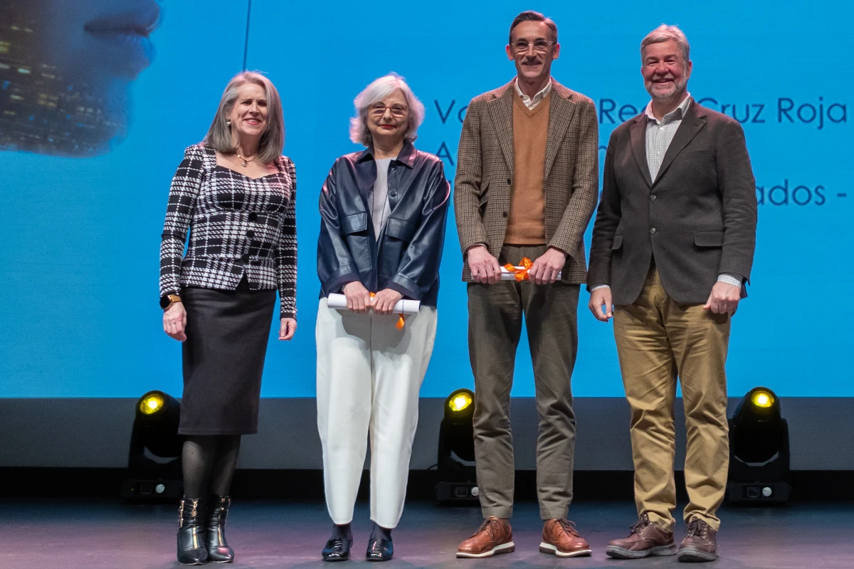 Daniel Fernández, Vicecoordinador General de Cruz Roja Española y Mar Barón, directora del Espacio Fundación ”la Caixa” Madrid